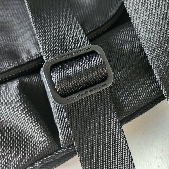 Lululemon Festival Bag II "LIKE NEW" - Picture 11 of 16